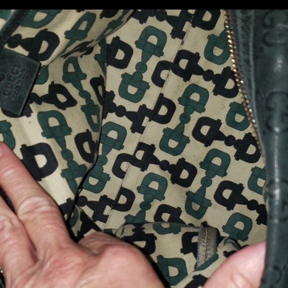 AUNTHENTIC GUCCI BAG - Picture 3 of 5